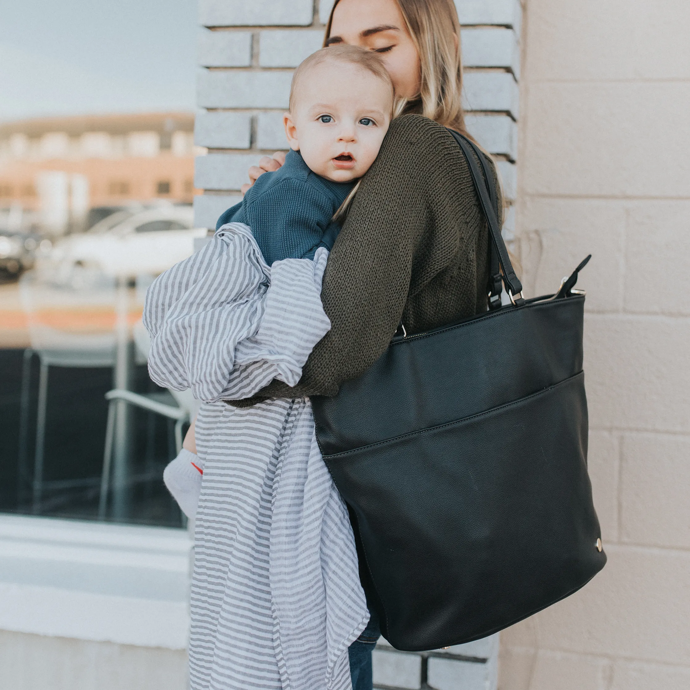 Citywalk Tote Black - Gold Hardware