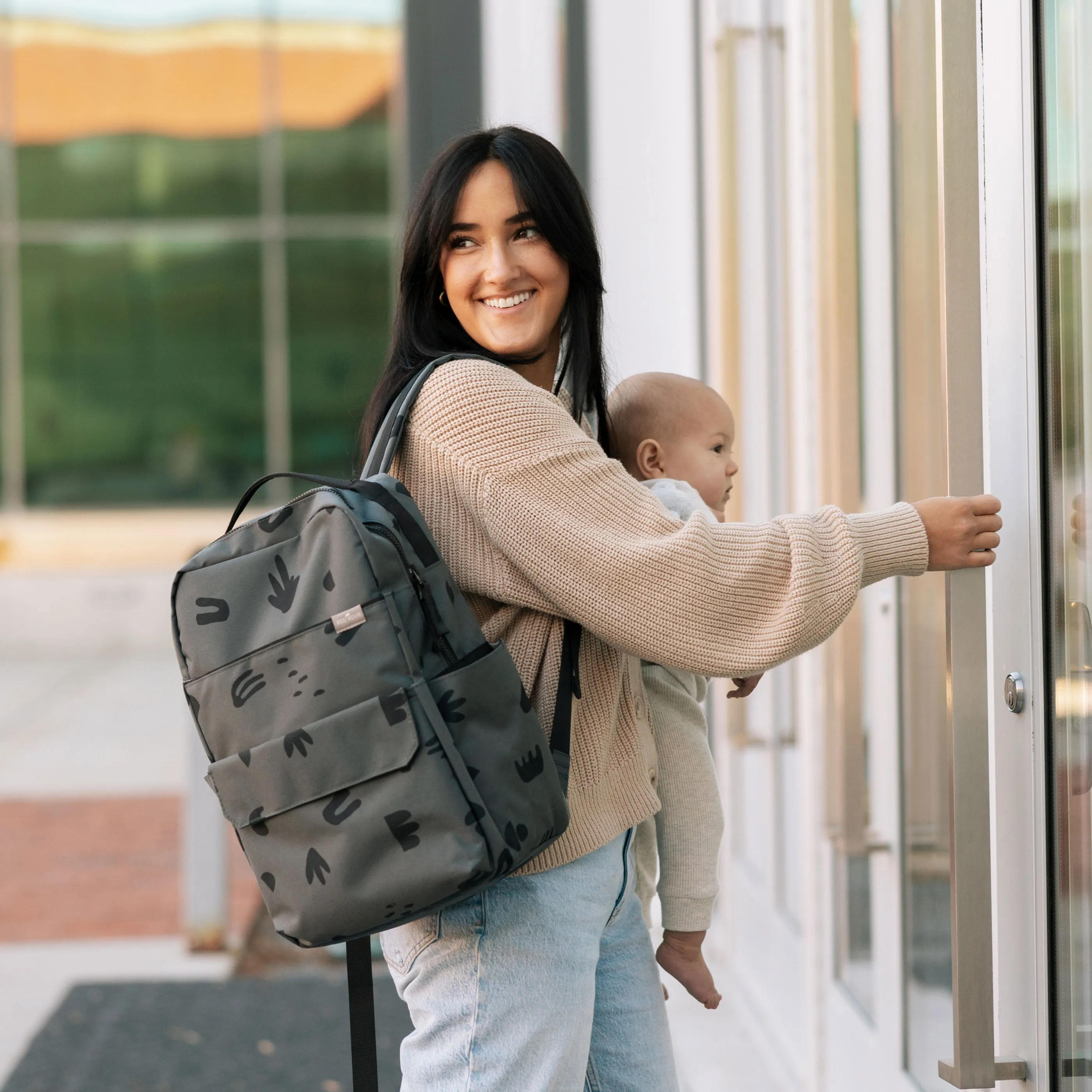 Red Rovr® Roo Backpack - Charcoal Doodle